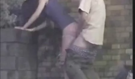 금발의 포르노와 예쁜 여자