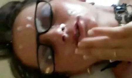 창녀는 것은 시계 아름다운 포르노 무료로 등록하지 않고 매춘부