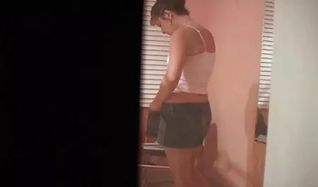 레 존스는 금발의 아름다운 항문르 스타킹과 하이힐은 사무총장에 사무실