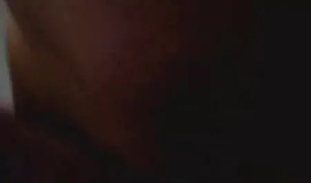 그을린 소녀의 가슴 좋은 누드 샤워
