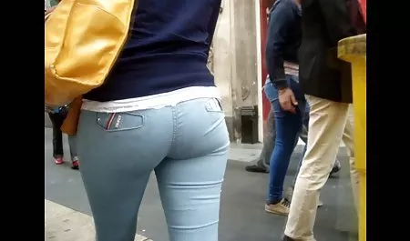 아시안 포르노 아름다운 게임을 호스팅
